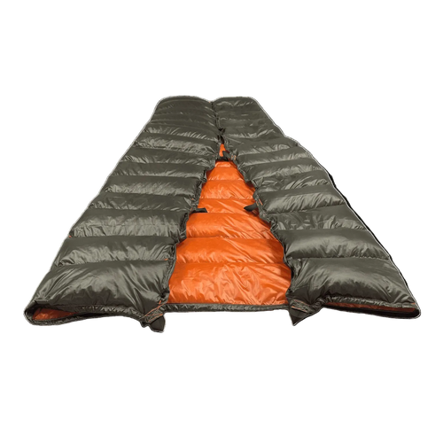 Big Meadows Ultralight 40° summer backpacking quilt laid flat, dark olive outer shell with burnt orange interior, wide half-taper design
